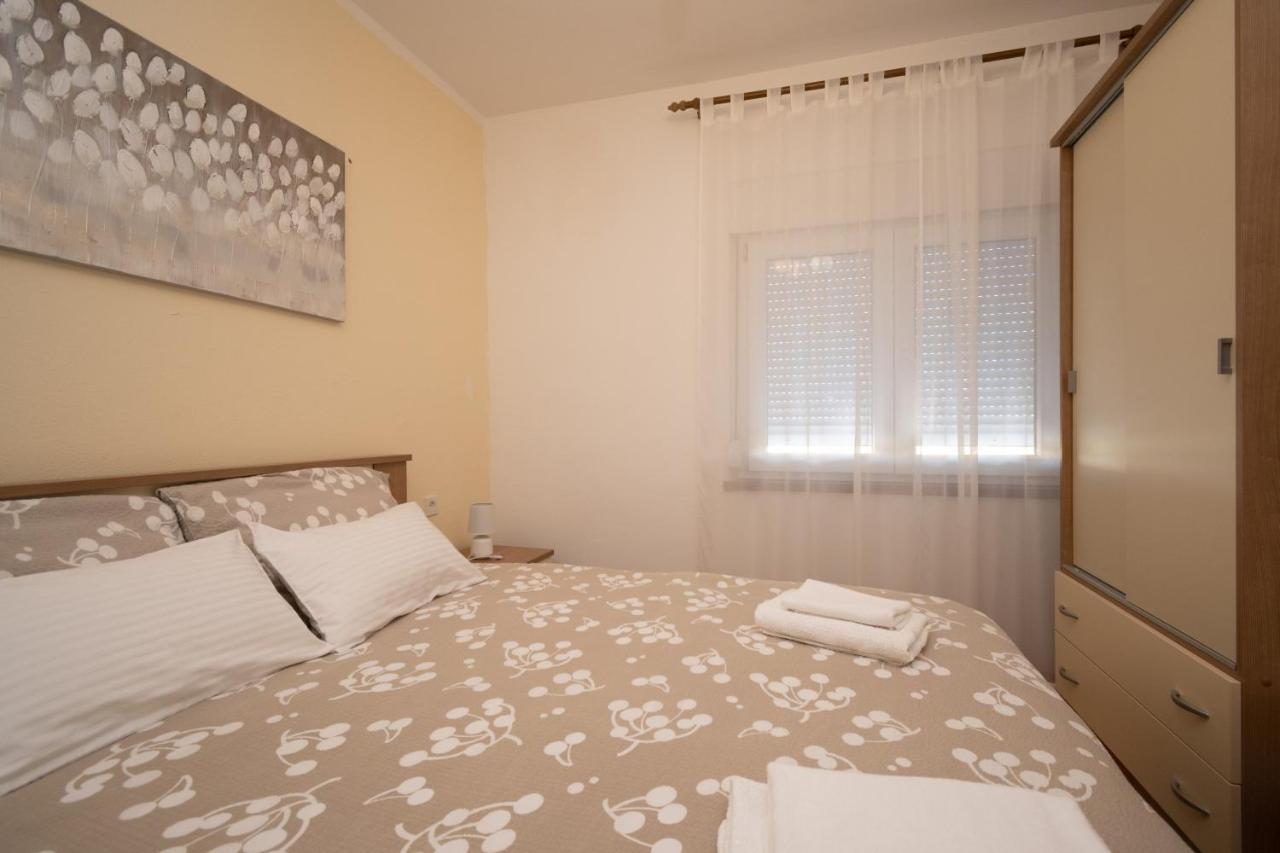 Apartment Povljana 6298B Ngoại thất bức ảnh